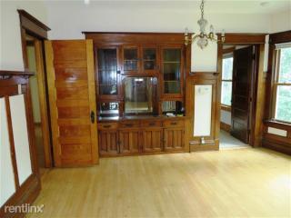 2820 Cramer St, Milwaukee WI  53211-3555 exterior