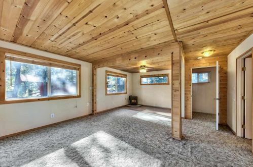 10136 Sierra Ave, Truckee CA  96161-4828 exterior