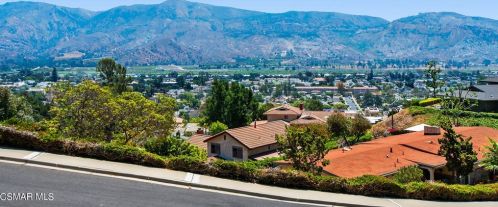 643 Dana Dr, Santa Paula CA  93060-1614 exterior