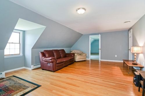 11 Douglass Ave, Bernardsville NJ  07924-1901 exterior