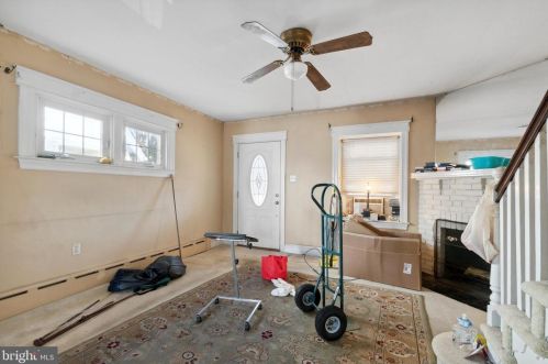 746 Oak View Rd, Ardmore, PA 19003-2025