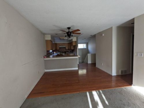 14 Wintergreen Ct, Woodbury, CT 06798-3218