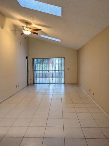 537 Madrigal Ct, Orlando, FL 32825-3367
