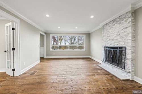 37 Tara Ln, Montville Township NJ  07045-9699 exterior