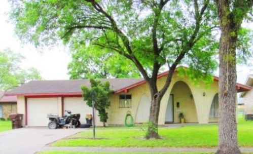 1717 Mildred St, Kingsville TX  78363-6541 exterior