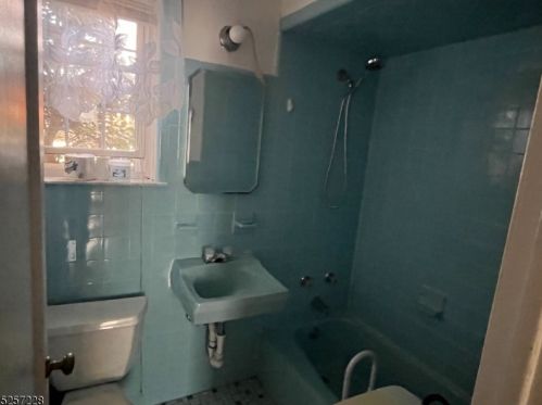 53 Elmwood Ter, Elmwood Park NJ  07407-1728 exterior