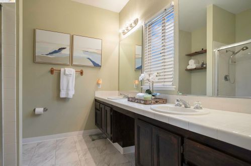 5339 Lakespring Dr, Oakley CA  94561-3142 exterior