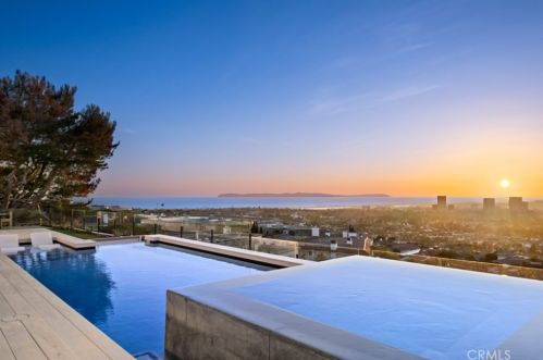 29 Ridgeline Dr, Newport Beach, CA 92660-6838