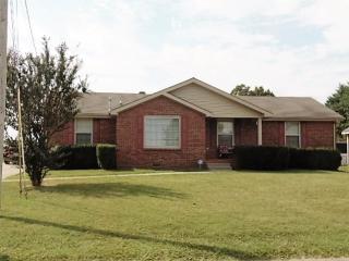 3356 Mallard Dr, Clarksville, TN 37042-4774