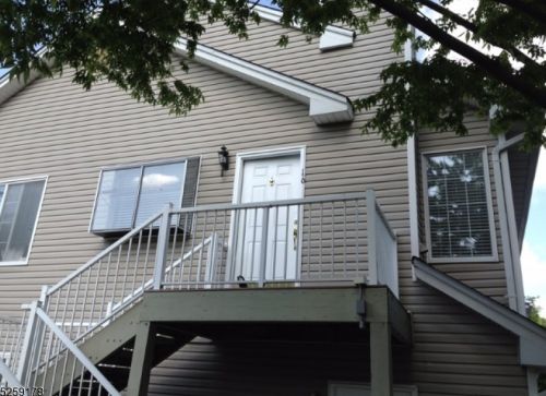 16 Stevens Ct, Bedminster NJ  07921-1842 exterior