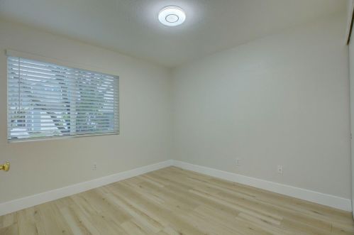 6384 Laguna Mirage Ln, Elk Grove CA  95758-5461 exterior