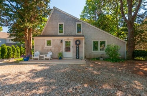 23 Sand Dollar Ln, Mashpee, MA 02649-3841