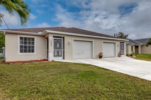 607 14th St, Cape Coral, FL 33990-2135
