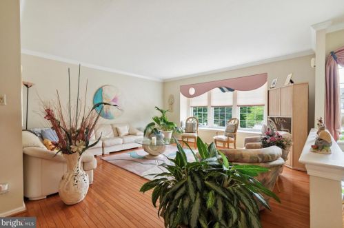 217 Azalea Ct, Glen Mills, PA 19342-1046