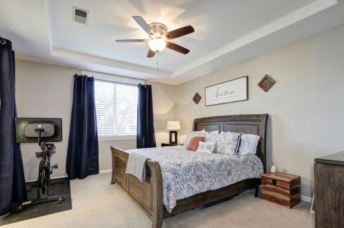 6826 Kilconnell Dr, Elk Grove CA 95758-4489 exterior