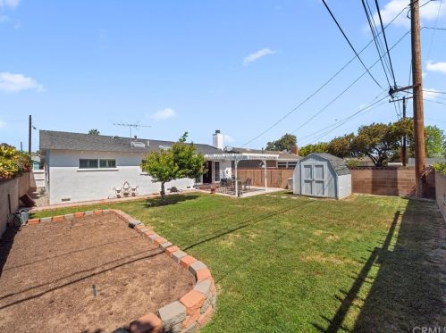 25206 Doria Ave, Lomita CA  90717-1720 exterior