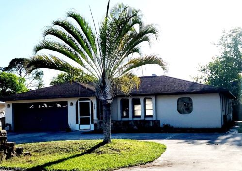428 Cactus Cir, Lehigh Acres, FL 33936-7306