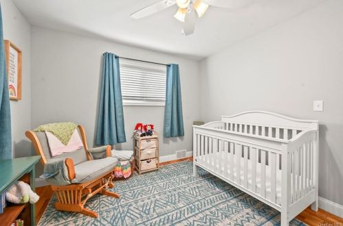 8 Heath Rd, Fishkill NY 12524-2024 exterior