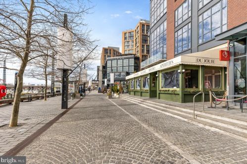 525 Water St, Washington DC 20024 exterior