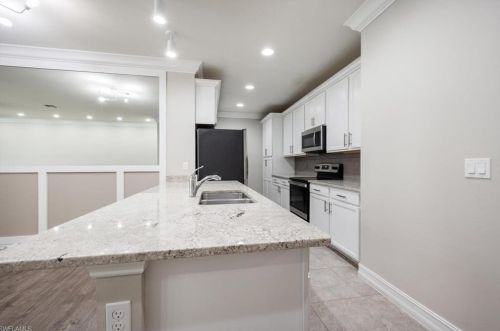 7927 Bristol Cir, Naples FL  34120 exterior