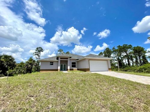 2907 Hanna Ave, Lehigh Acres, FL