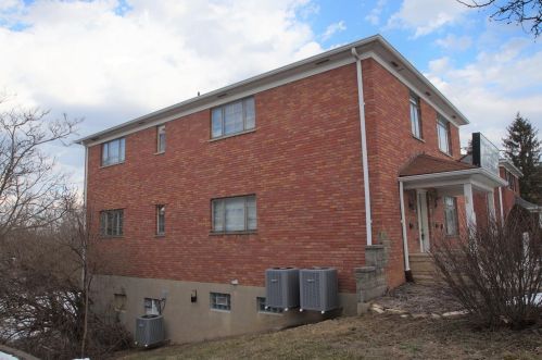 6239 Cheviot Rd, Cincinnati, OH 45247-6123