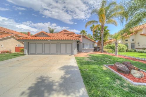 39918 Amberley Cir, Temecula CA 92591-7010 exterior