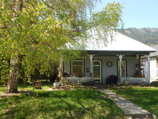 425 Central Ave, Plain, WA 98826-1117