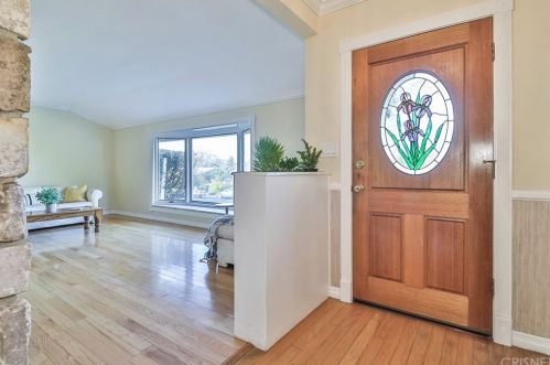 1229 Carmel Dr, Simi Valley CA 93065-4118 exterior