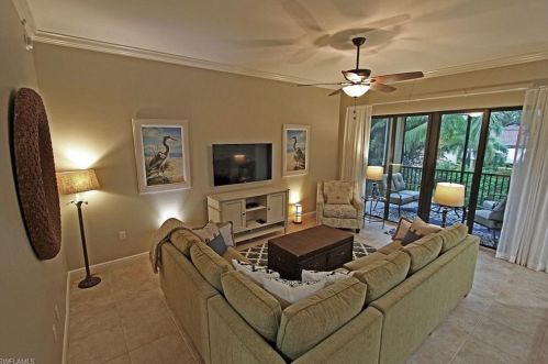 975 Sandpiper St, Naples, FL 34102-0607