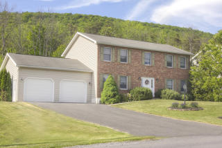 400 Wiltshire Dr, Wingate, PA 16823-7946