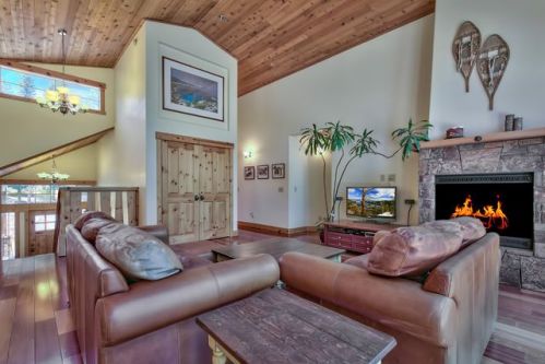 12485 Saint Moritz Ln, Truckee, CA 96161-6807