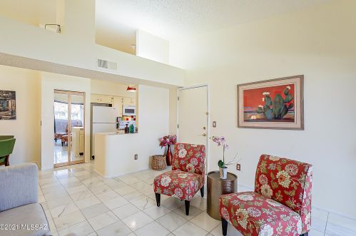 2172 Pantano Rd, Tucson, AZ 85710-6102