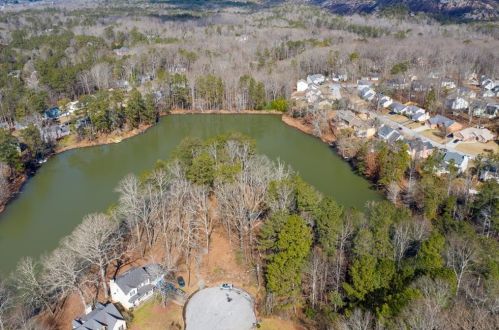 558 Julius Dr, Stone Mountain, GA 30087-5903