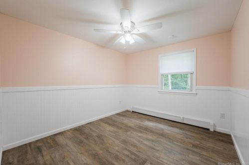 13 Bobwhite Trl, Gales Ferry CT  06335-2002 exterior