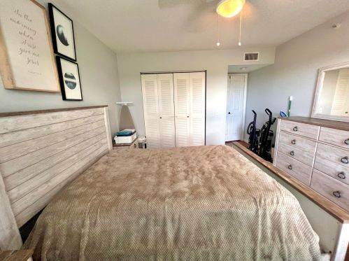 419 Villa Cir, Boynton Beach FL  33435-8911 exterior