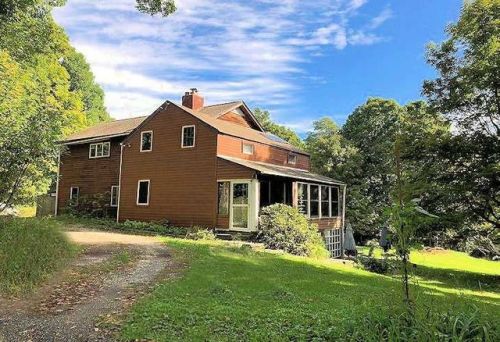 62 Seelbach Ln, Staatsburg, NY 12580-6304