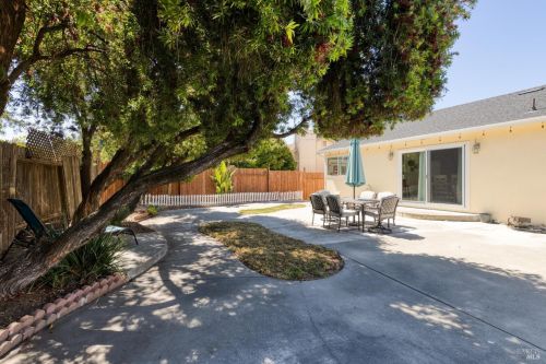 2355 Maria Luz Ct, Santa Rosa CA  95401-6432 exterior