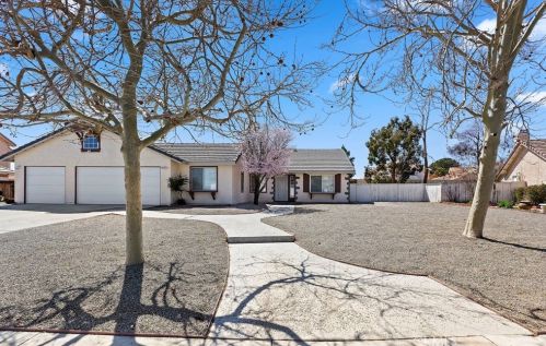 12709 Snake River Dr, Victorville, CA 92392-6196