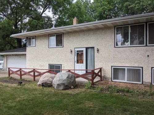 1641 County Road B, Saint Paul, MN 55109-3611