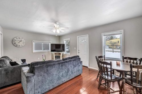 2109 Riverview Dr, Green Bay, WI 54303-6476