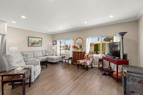 63 Bahia Ln, Oceanside CA  92058-1855 exterior