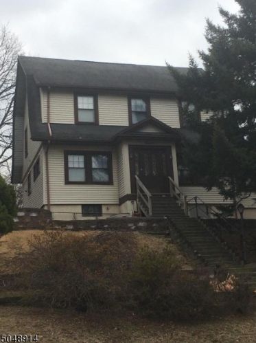 11 Westview Rd, Verona, NJ 07044-2817