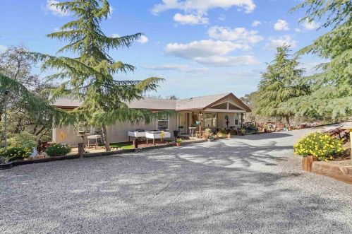 5963 Larry Ln, Alpine, CA 91901-3300