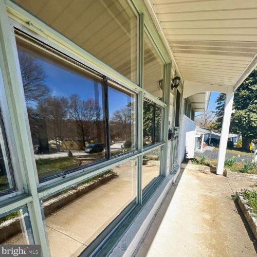 11 Greenbriar Ln, Newtown Square PA  19073-4005 exterior