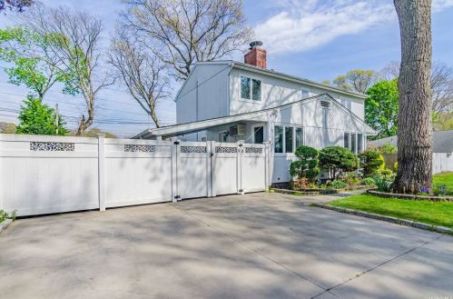58 Eastwood Blvd, South Setauket, NY 11720-2735