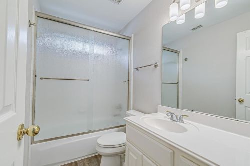 1800 Southwicke Dr, Lewisville TX  75022-8430 exterior