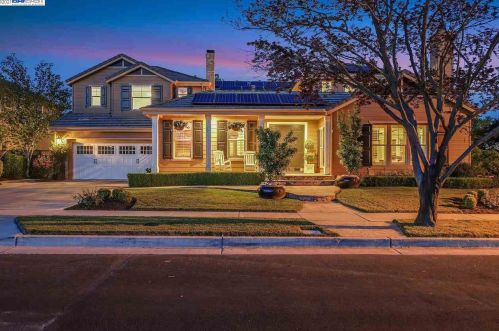 1533 Rose Ln, Pleasanton, CA 94566-6417