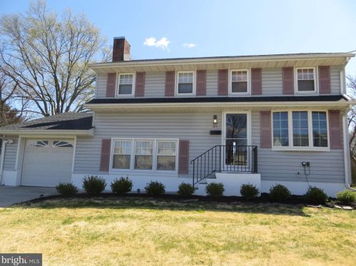 21 Dark Leaf Dr, Trenton, NJ 08610-1331