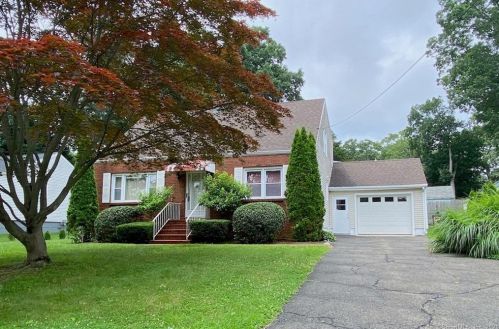 49 Square Acre Dr, Stamford, CT 06905-1126